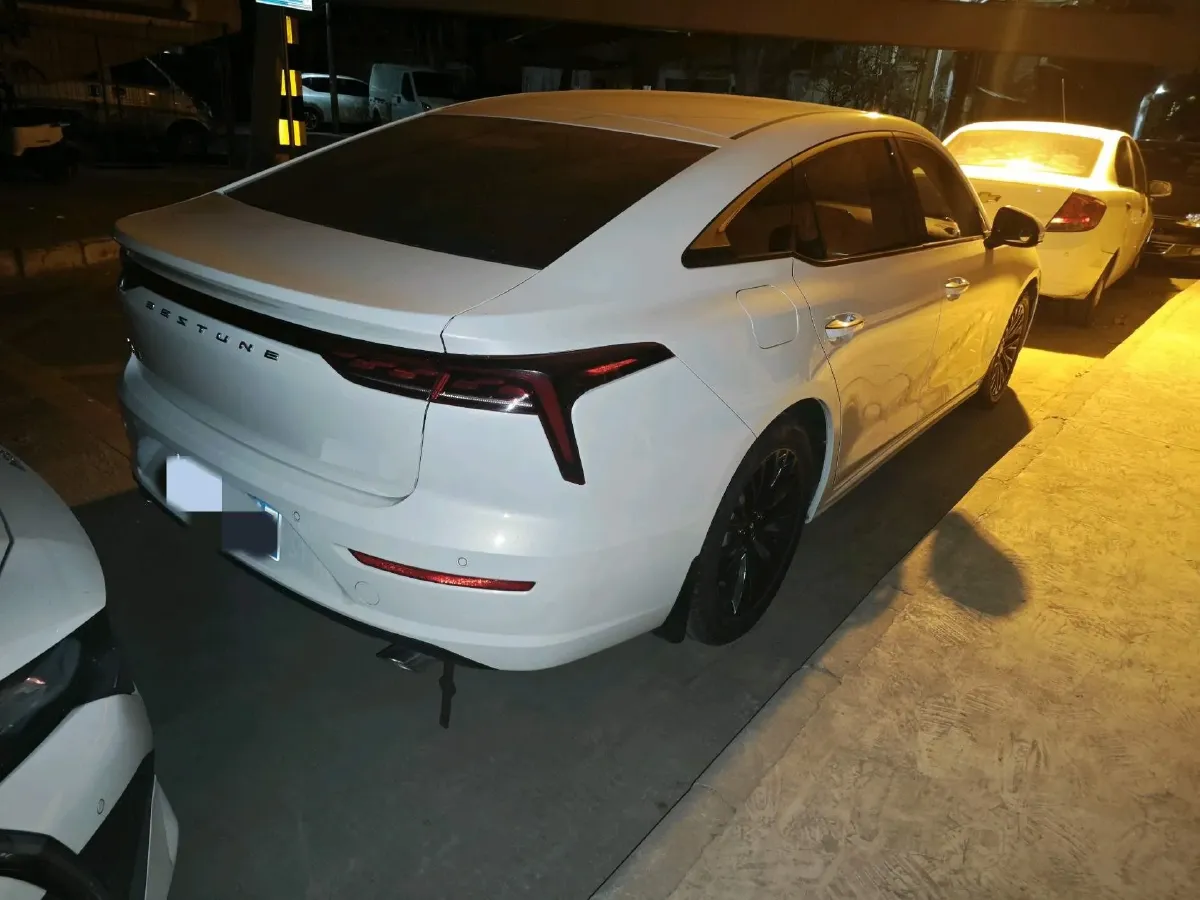 2022 Bestune B70 1.5T 169HP L4 7DCT,autocango,china used car exporter,china ev exporter,chinese used car exporter,chinese used ev exporter