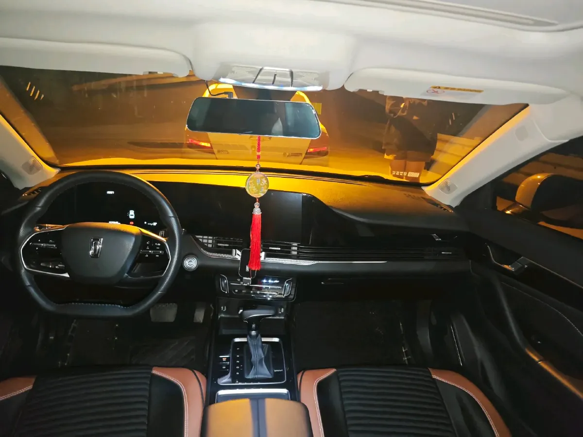 2022 Bestune B70 1.5T 169HP L4 7DCT,autocango,china used car exporter,china ev exporter,chinese used car exporter,chinese used ev exporter