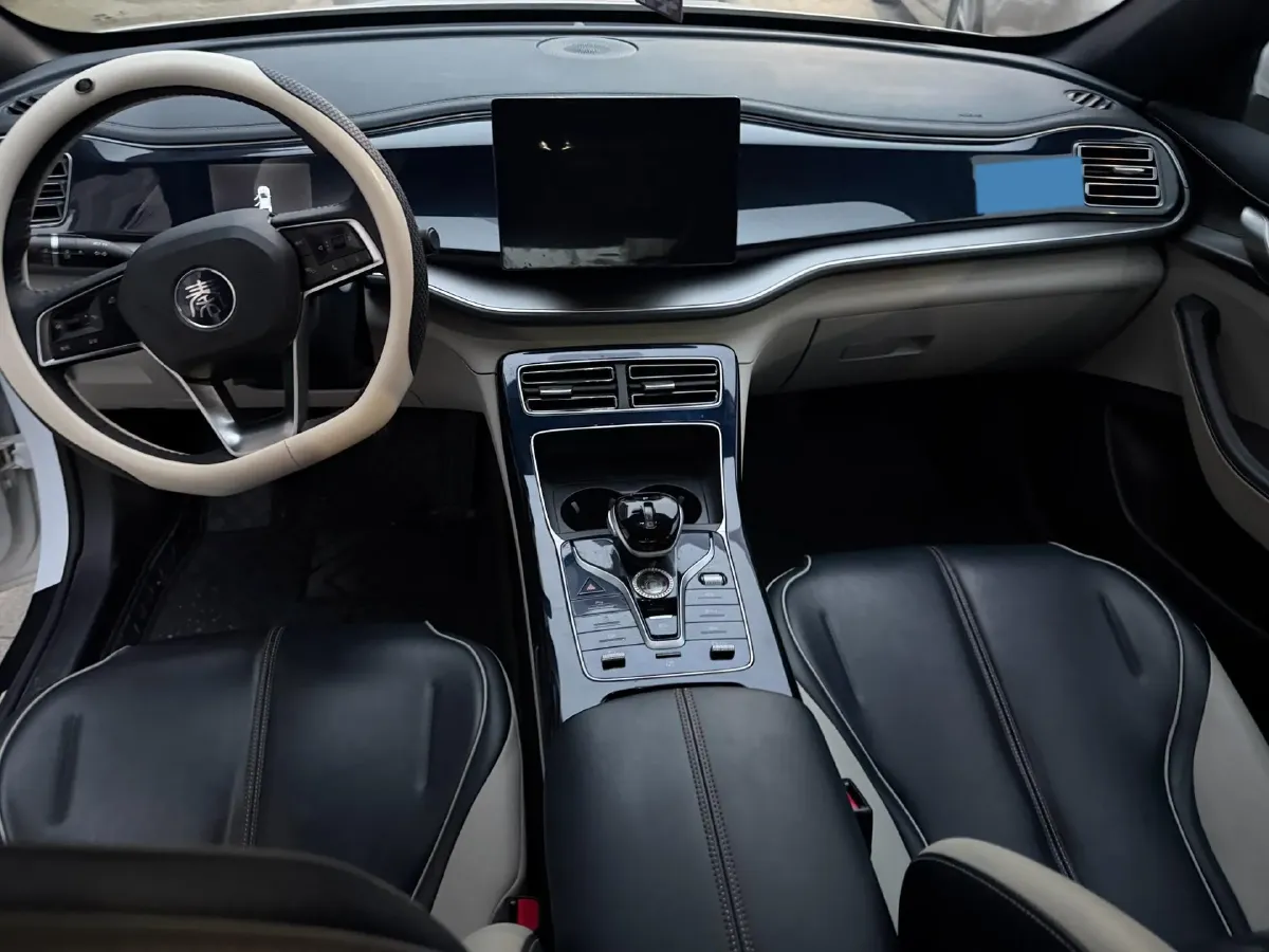 2021 Haval F7 1.5T 169HP L4 7DCT,autocango,china used car exporter,china ev exporter,chinese used car exporter,chinese used ev exporter