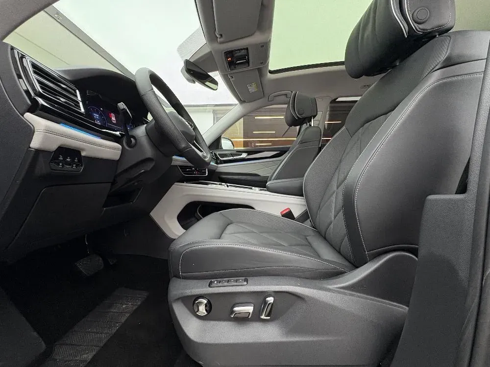 2024 Volkswagen Teramont 2.0T 220HP L4 7DCT,autocango,china used car exporter,china ev exporter,chinese used car exporter,chinese used ev exporter