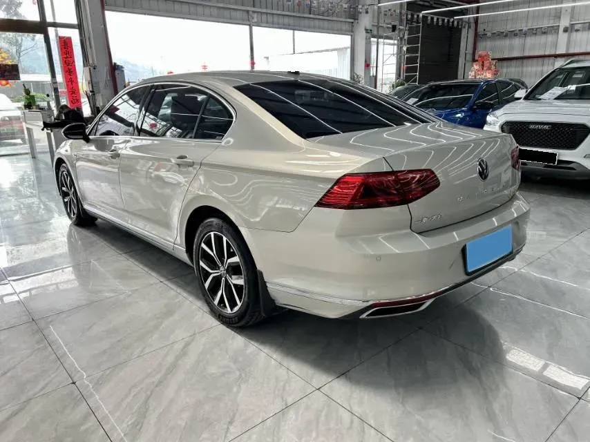 2020 Volkswagen Magotan 2.0T 186HP L4 7DCT,autocango,china used car exporter,china ev exporter,chinese used car exporter,chinese used ev exporter