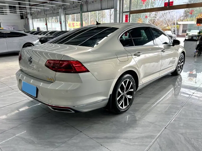 2020 Volkswagen Magotan 2.0T 186HP L4 7DCT,autocango,china used car exporter,china ev exporter,chinese used car exporter,chinese used ev exporter