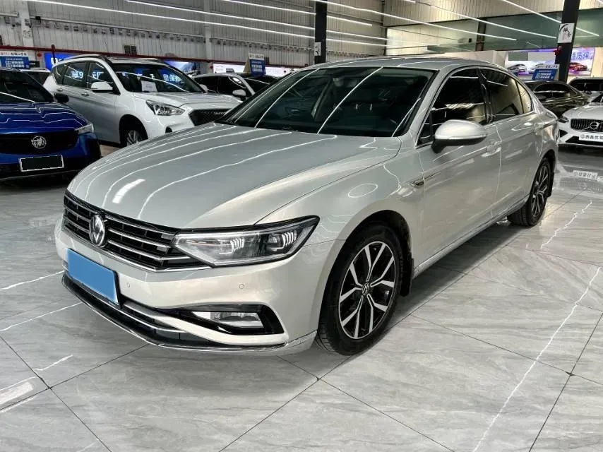 2020 Volkswagen Magotan 2.0T 186HP L4 7DCT,autocango,china used car exporter,china ev exporter,chinese used car exporter,chinese used ev exporter