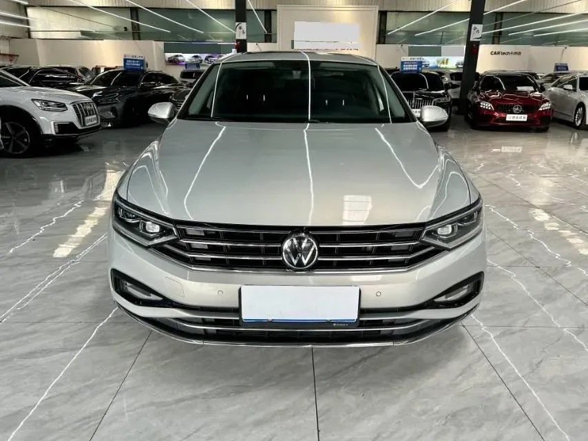 2020 Volkswagen Magotan 2.0T 186HP L4 7DCT,autocango,china used car exporter,china ev exporter,chinese used car exporter,chinese used ev exporter