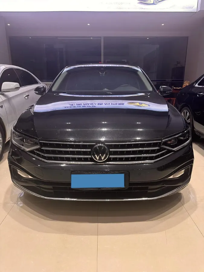 2023 Volkswagen Magotan 2.0T 186HP L4 7DCT,autocango,china used car exporter,china ev exporter,chinese used car exporter,chinese used ev exporter