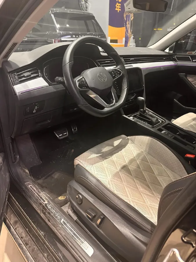 2023 Volkswagen Magotan 2.0T 186HP L4 7DCT,autocango,china used car exporter,china ev exporter,chinese used car exporter,chinese used ev exporter