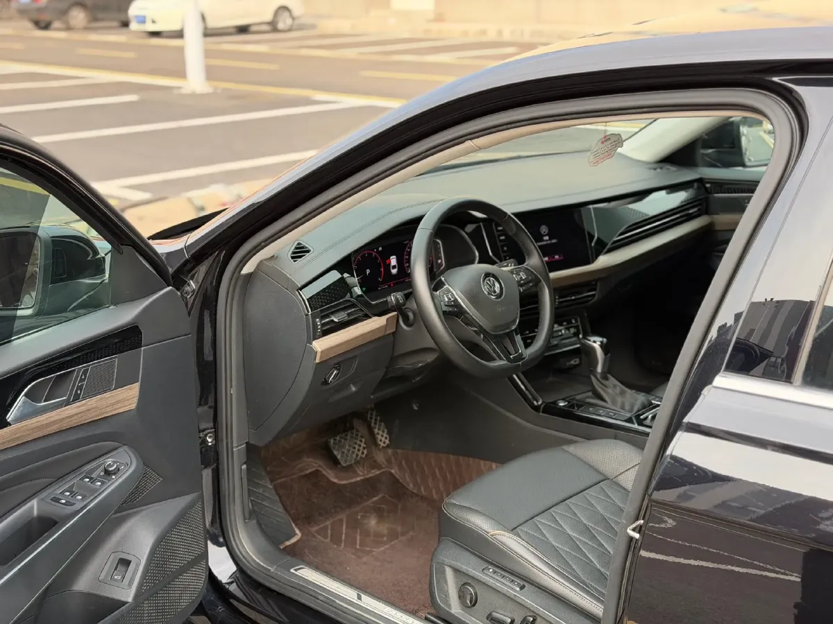 2020 Volkswagen Passat 2.0T 186HP L4 7DCT,autocango,china used car exporter,china ev exporter,chinese used car exporter,chinese used ev exporter