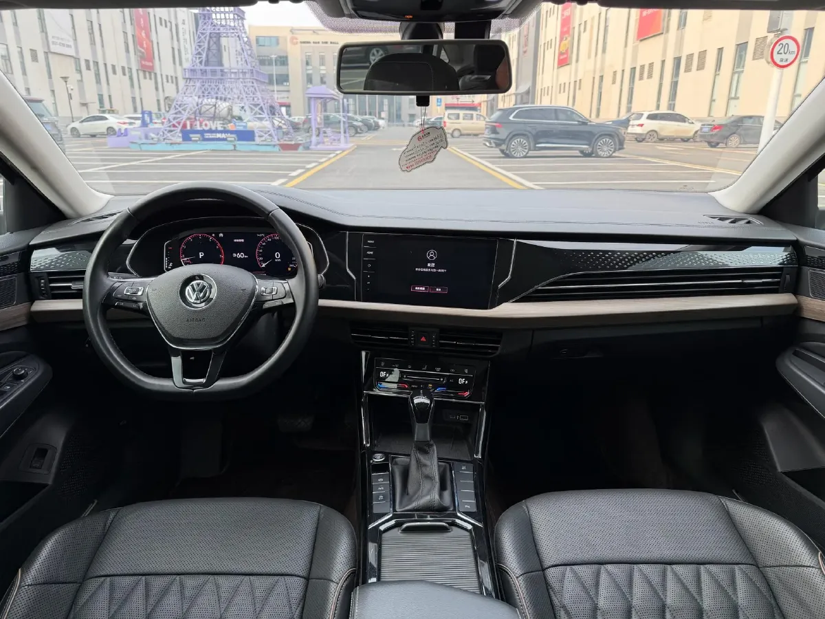 2020 Volkswagen Passat 2.0T 186HP L4 7DCT,autocango,china used car exporter,china ev exporter,chinese used car exporter,chinese used ev exporter