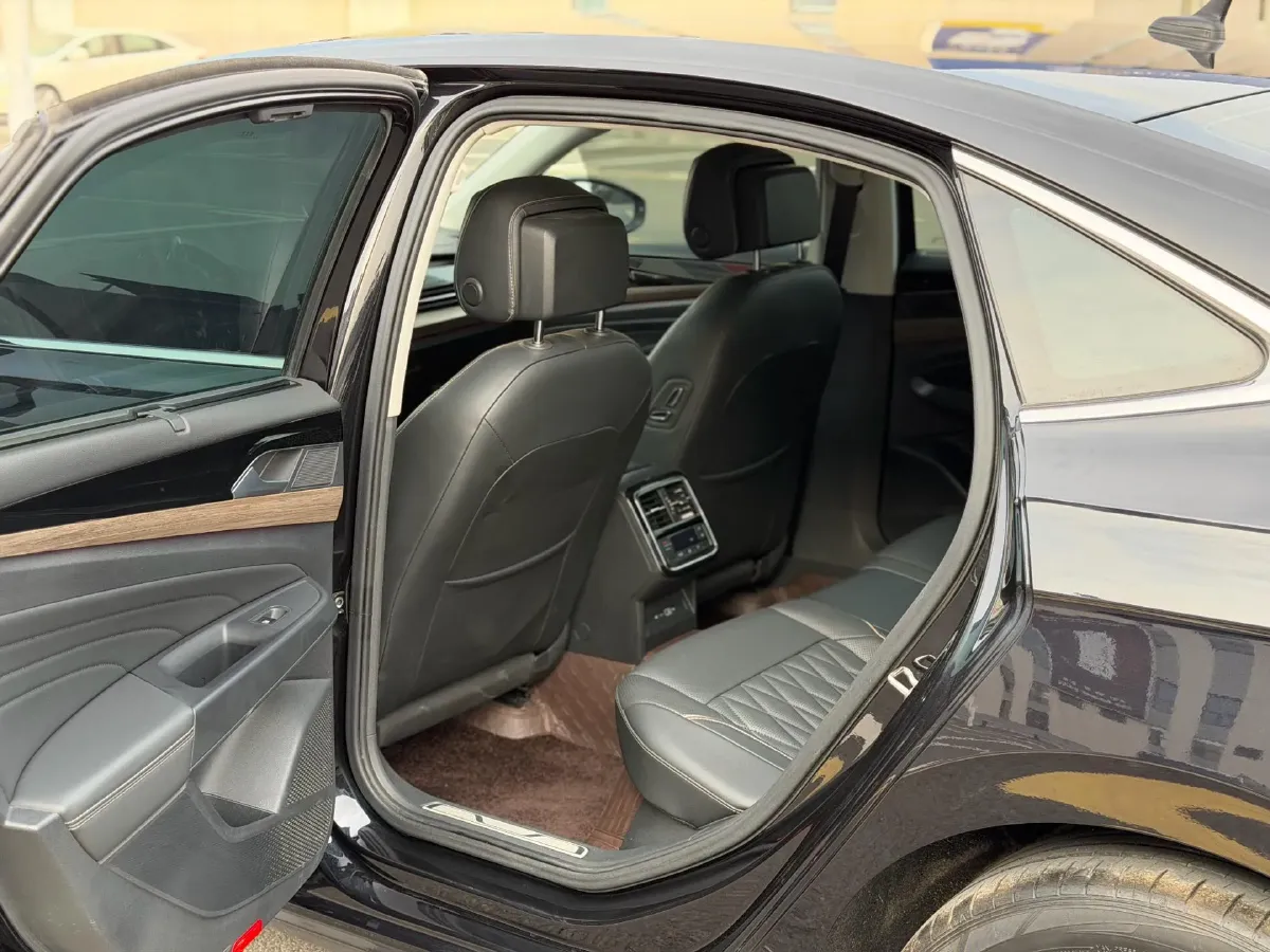 2020 Volkswagen Passat 2.0T 186HP L4 7DCT,autocango,china used car exporter,china ev exporter,chinese used car exporter,chinese used ev exporter