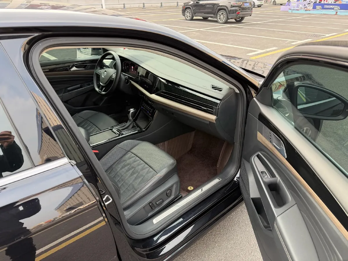 2020 Volkswagen Passat 2.0T 186HP L4 7DCT,autocango,china used car exporter,china ev exporter,chinese used car exporter,chinese used ev exporter