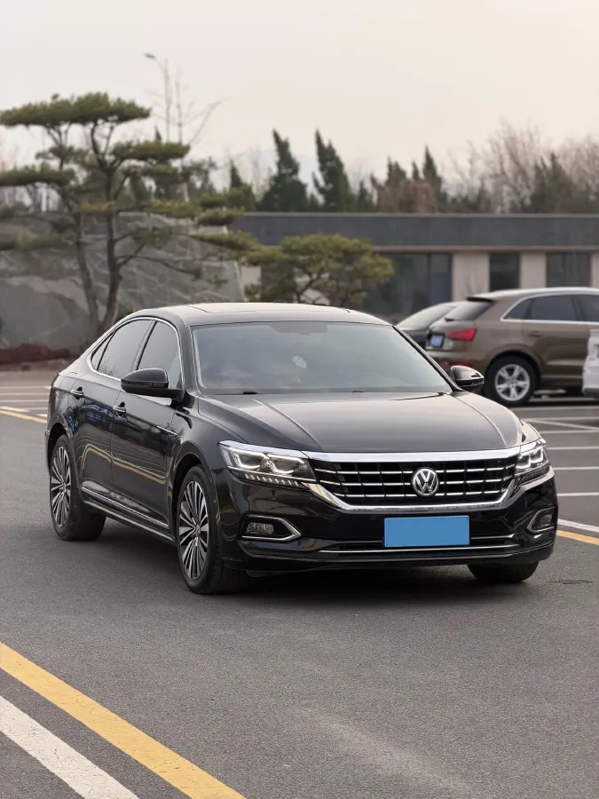 2020 Volkswagen Passat 2.0T 186HP L4 7DCT,autocango,china used car exporter,china ev exporter,chinese used car exporter,chinese used ev exporter