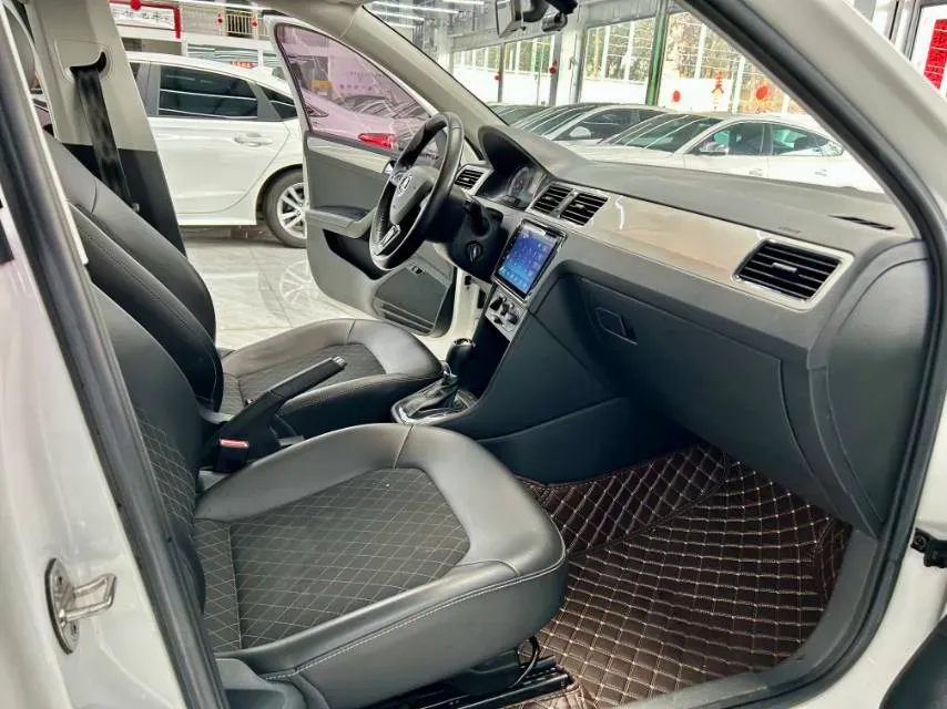 2019 Skoda Rapid 1.5L 112HP L4 6AT,autocango,china used car exporter,china ev exporter,chinese used car exporter,chinese used ev exporter