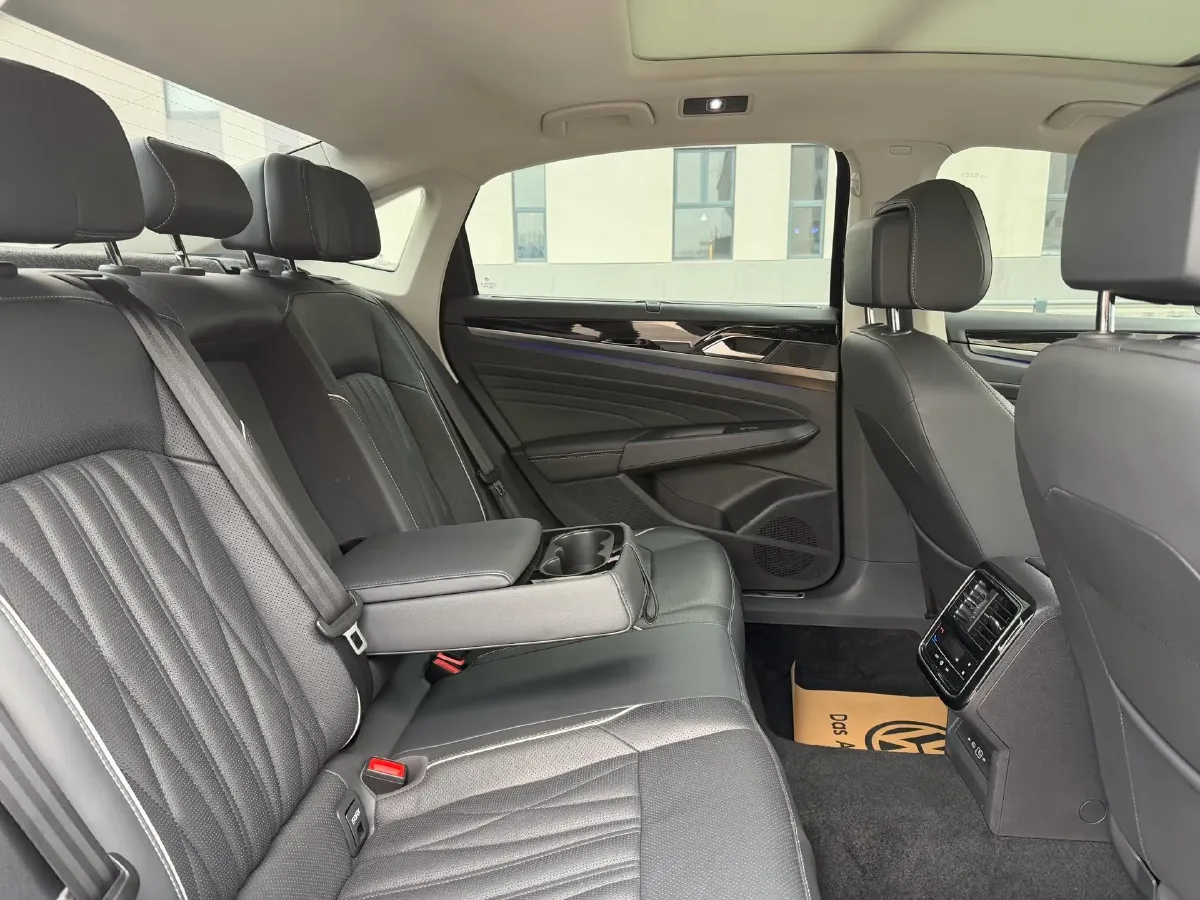 2022 Xpeng P7 BEV 60.2KWH,autocango,china used car exporter,china ev exporter,chinese used car exporter,chinese used ev exporter