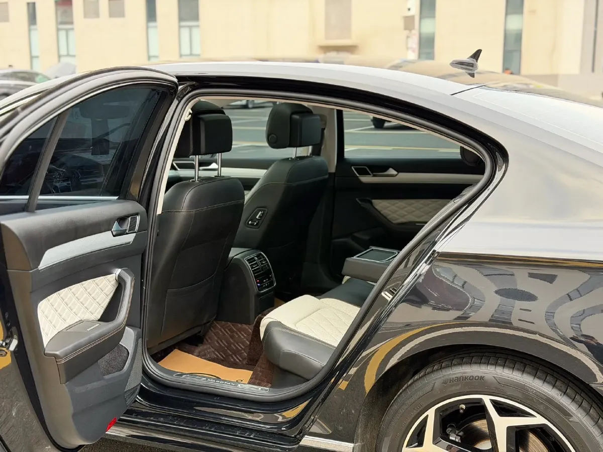 2023 Volkswagen Magotan 2.0T 186HP L4 7DCT,autocango,china used car exporter,china ev exporter,chinese used car exporter,chinese used ev exporter