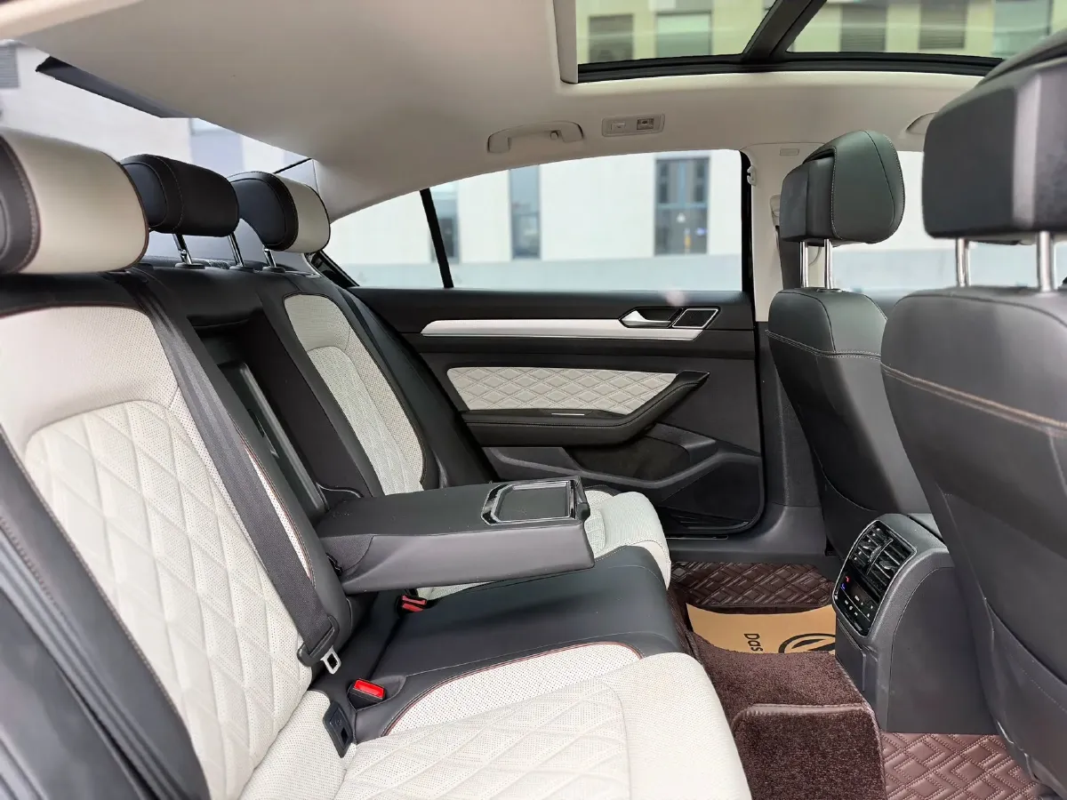 2023 Volkswagen Magotan 2.0T 186HP L4 7DCT,autocango,china used car exporter,china ev exporter,chinese used car exporter,chinese used ev exporter