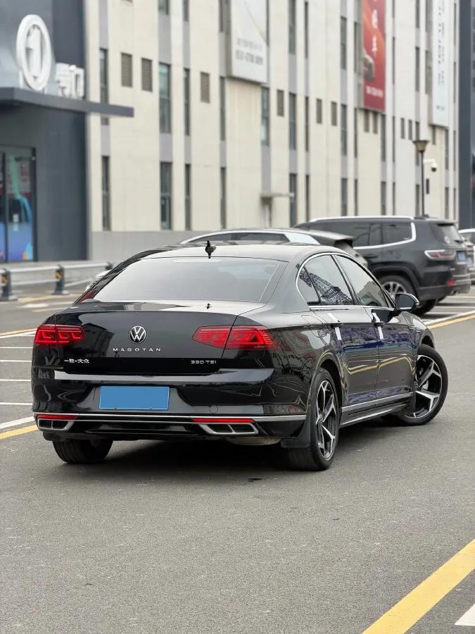 2023 Volkswagen Magotan 2.0T 186HP L4 7DCT,autocango,china used car exporter,china ev exporter,chinese used car exporter,chinese used ev exporter