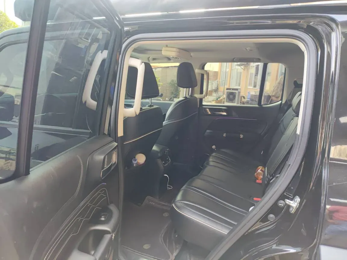 2021 Tank 300 2.0T 227HP L4 8AT,autocango,china used car exporter,china ev exporter,chinese used car exporter,chinese used ev exporter