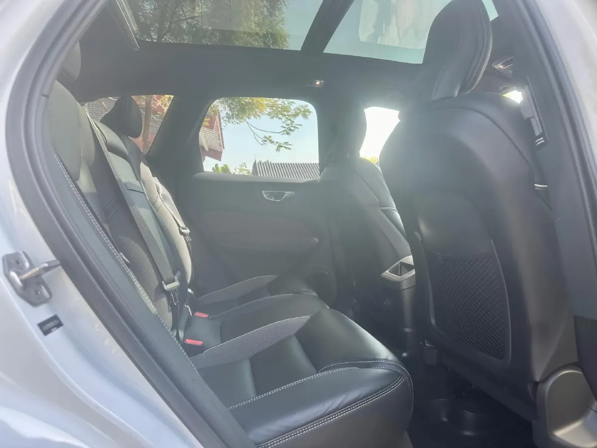 2021 Volvo XC60 PHEV 2.0T 303HP L4 8AT PHEV 11.6KWH,autocango,china used car exporter,china ev exporter,chinese used car exporter,chinese used ev exporter