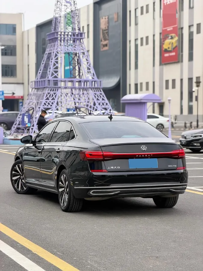 2023 Volkswagen Passat 2.0T 220HP L4 7DCT,autocango,china used car exporter,china ev exporter,chinese used car exporter,chinese used ev exporter