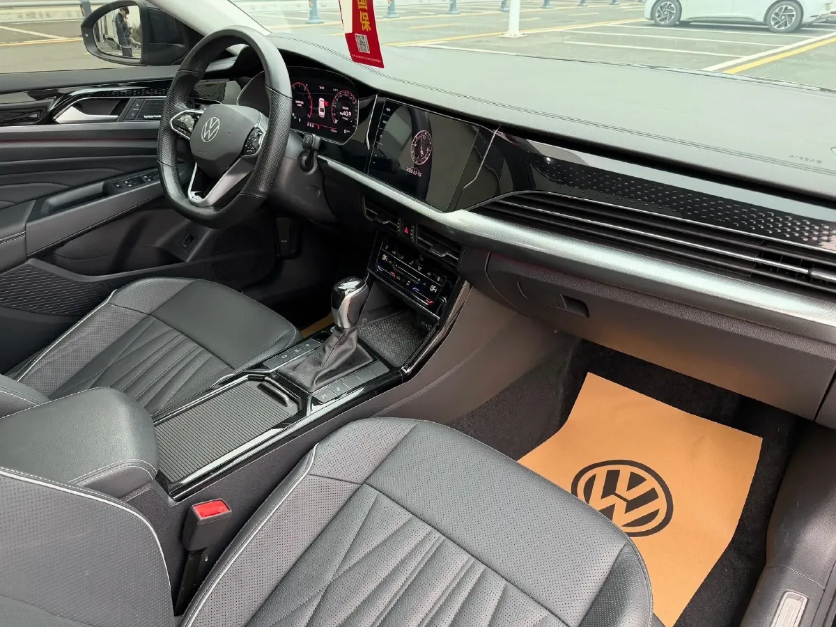 2023 Volkswagen Passat 2.0T 220HP L4 7DCT,autocango,china used car exporter,china ev exporter,chinese used car exporter,chinese used ev exporter