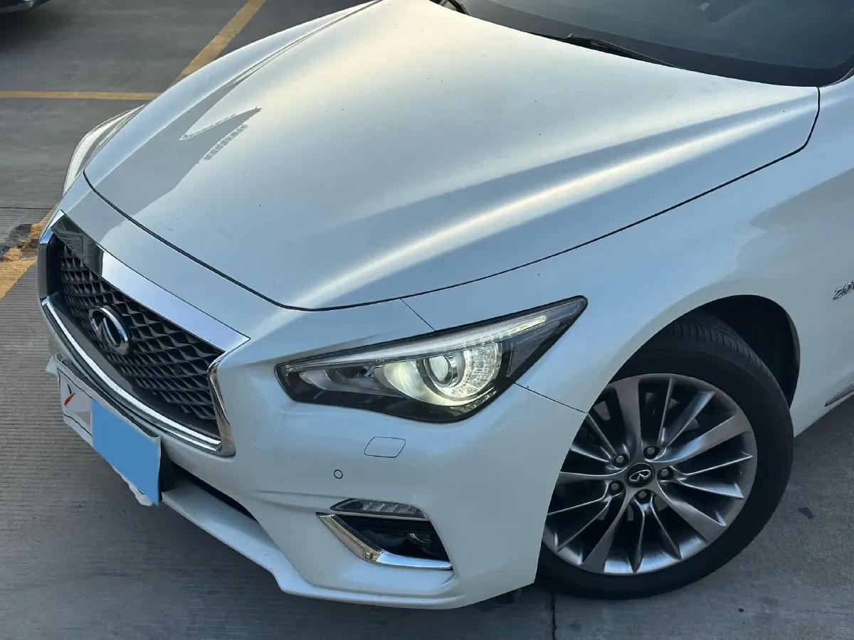 2018 Jeep Grand Commander 2.0T 265HP L4 9AT,autocango,china used car exporter,china ev exporter,chinese used car exporter,chinese used ev exporter