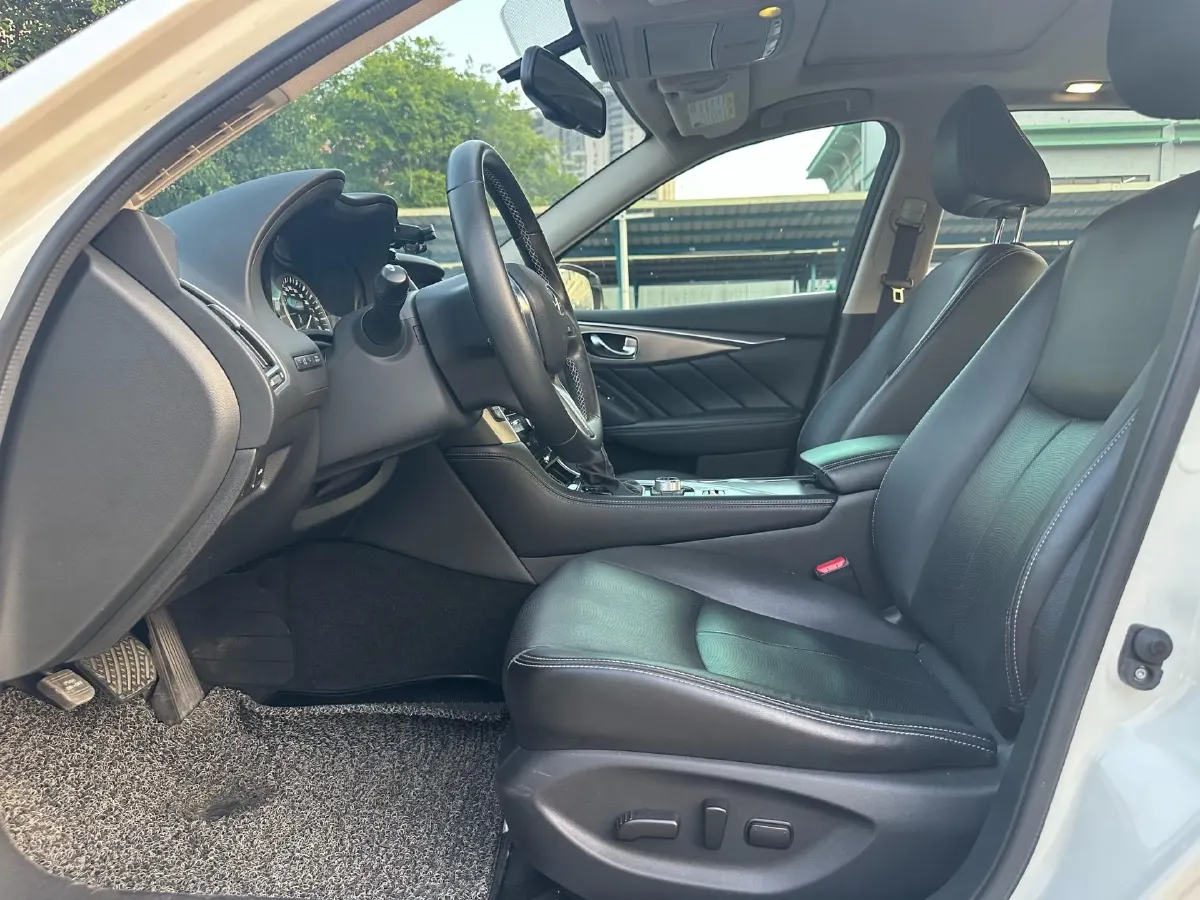 2018 Jeep Grand Commander 2.0T 265HP L4 9AT,autocango,china used car exporter,china ev exporter,chinese used car exporter,chinese used ev exporter