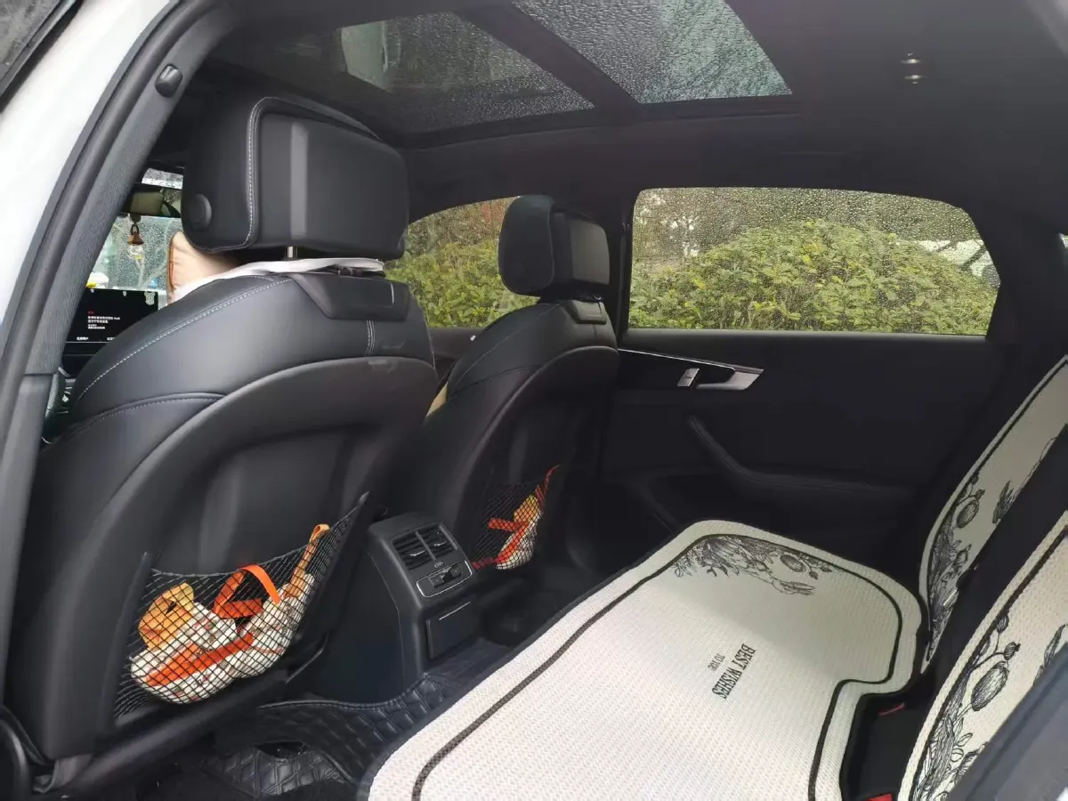 2024 Audi A4L 2.0T 190HP L4 7DCT,autocango,china used car exporter,china ev exporter,chinese used car exporter,chinese used ev exporter