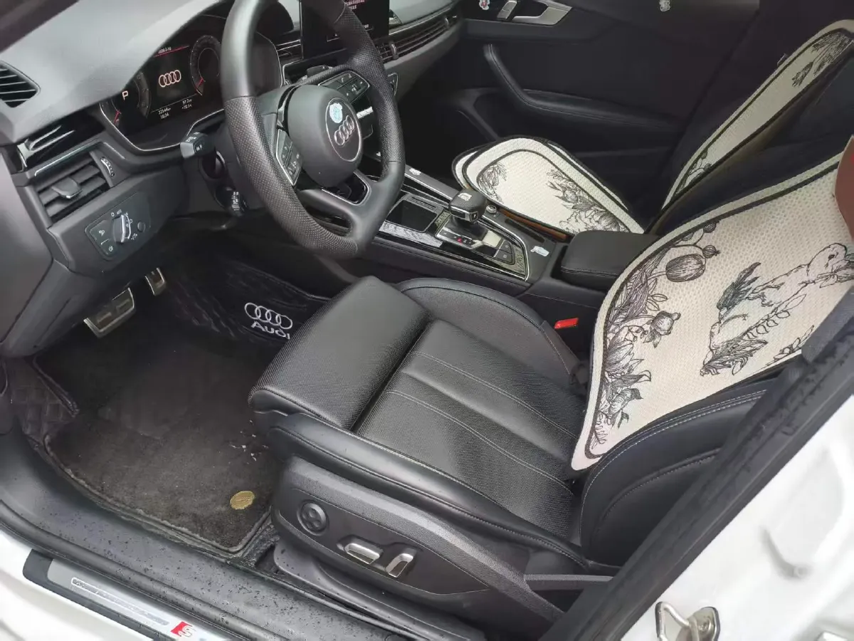 2024 Audi A4L 2.0T 190HP L4 7DCT,autocango,china used car exporter,china ev exporter,chinese used car exporter,chinese used ev exporter