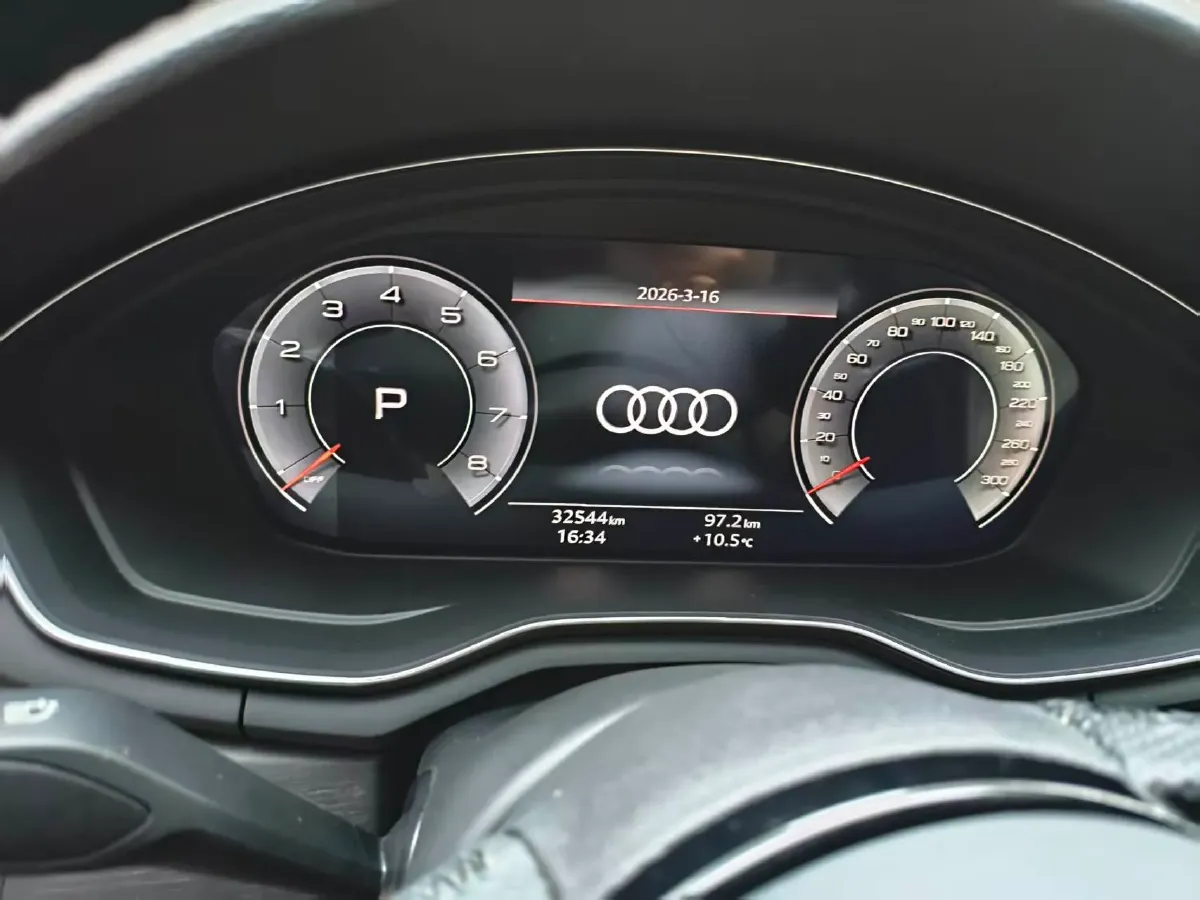 2024 Audi A4L 2.0T 190HP L4 7DCT,autocango,china used car exporter,china ev exporter,chinese used car exporter,chinese used ev exporter