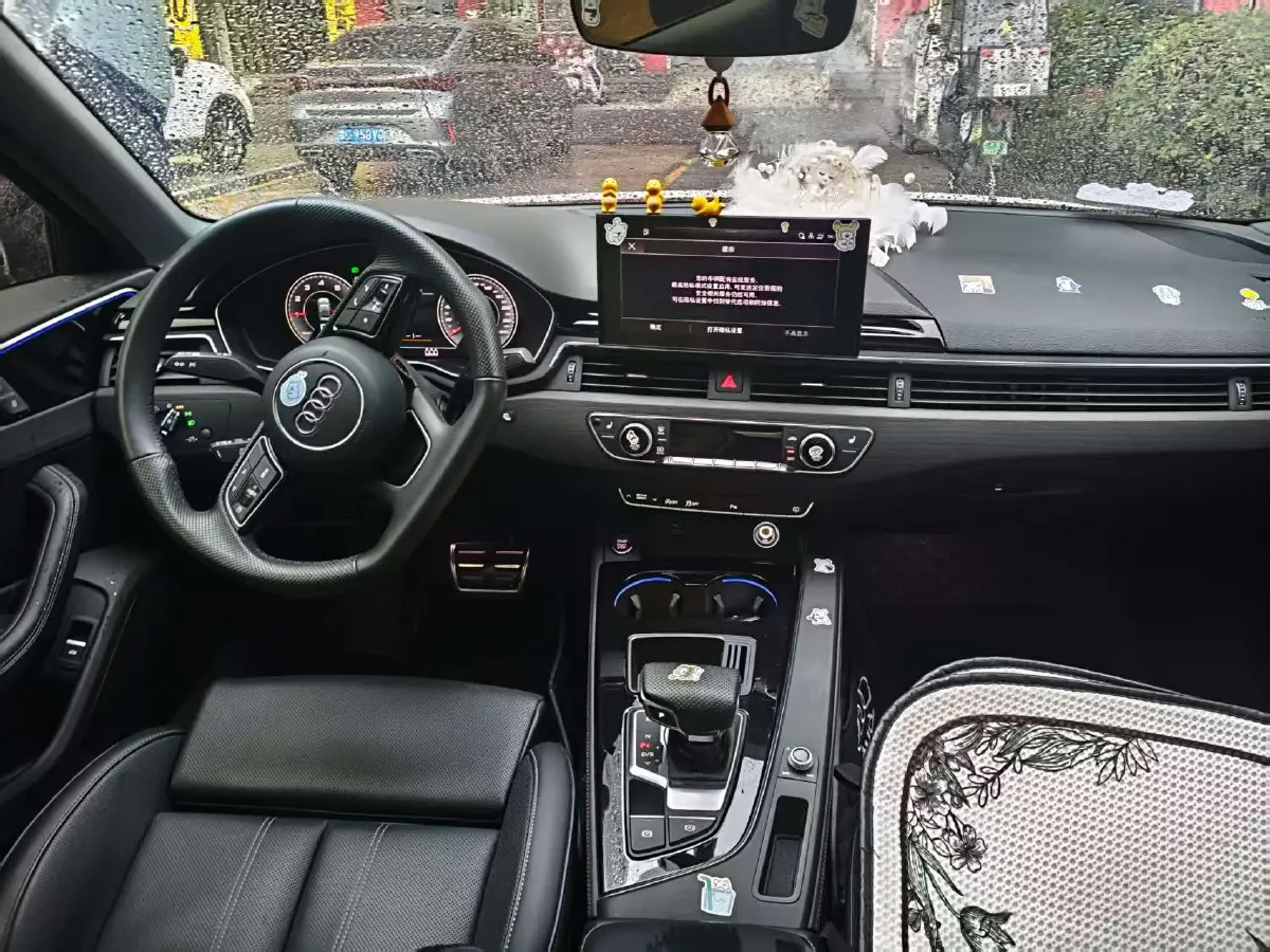 2024 Audi A4L 2.0T 190HP L4 7DCT,autocango,china used car exporter,china ev exporter,chinese used car exporter,chinese used ev exporter