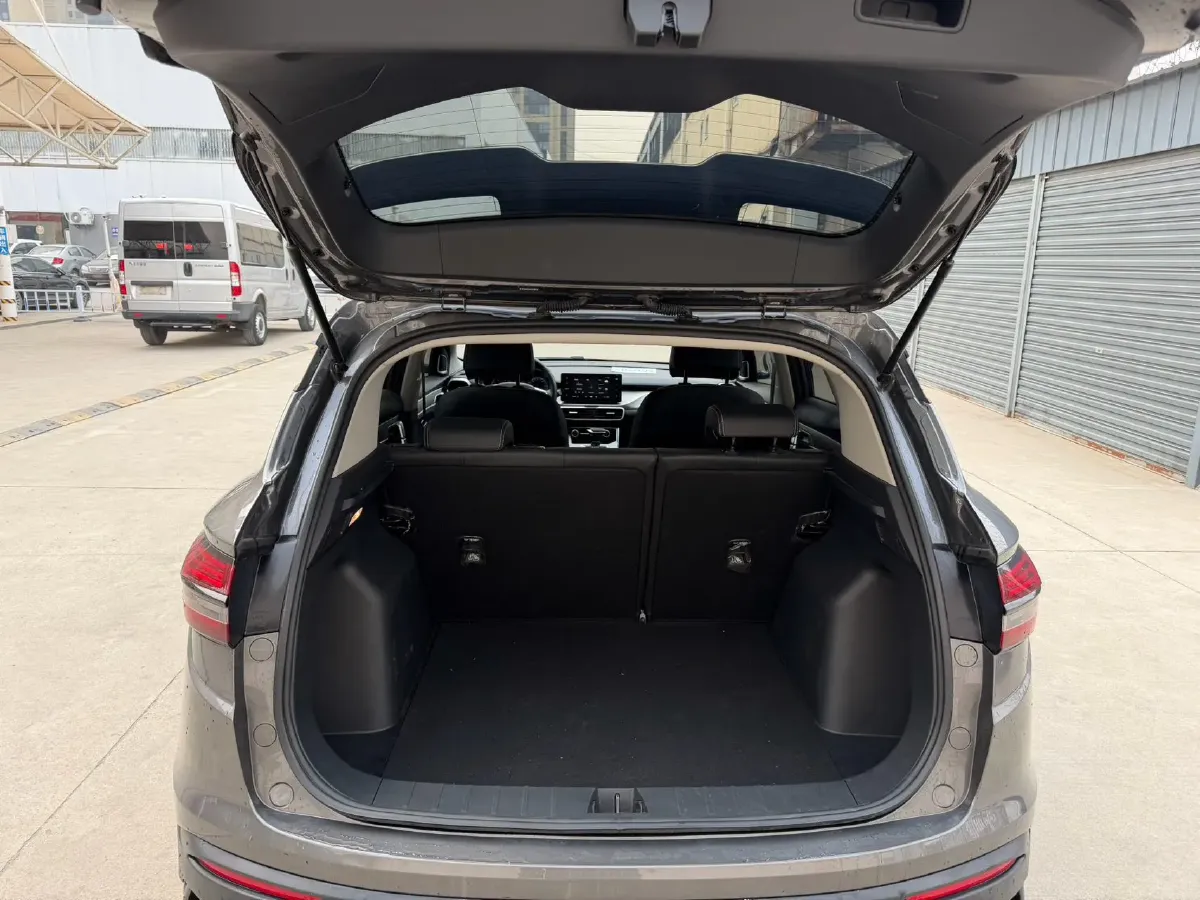 2025 Geely Coolray 1.5L 126HP L4 CVT,autocango,china used car exporter,china ev exporter,chinese used car exporter,chinese used ev exporter