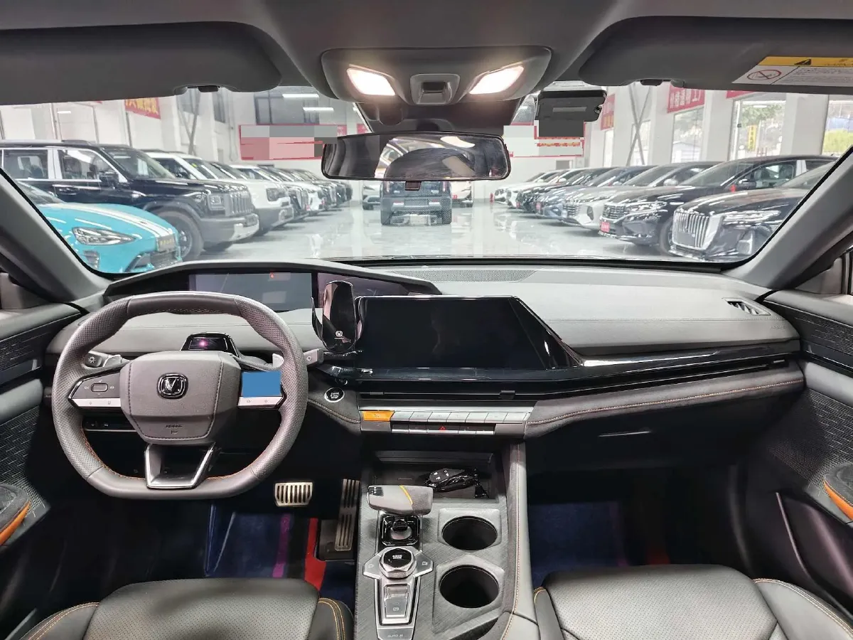 2023 ChangAn UNI-V 1.5T 188HP L4 7DCT,autocango,china used car exporter,china ev exporter,chinese used car exporter,chinese used ev exporter