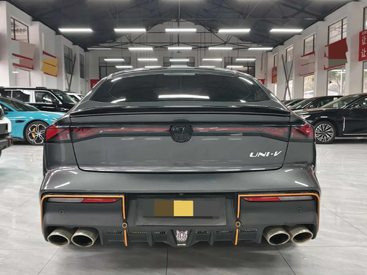 2023 ChangAn UNI-V 1.5T 188HP L4 7DCT,autocango,china used car exporter,china ev exporter,chinese used car exporter,chinese used ev exporter