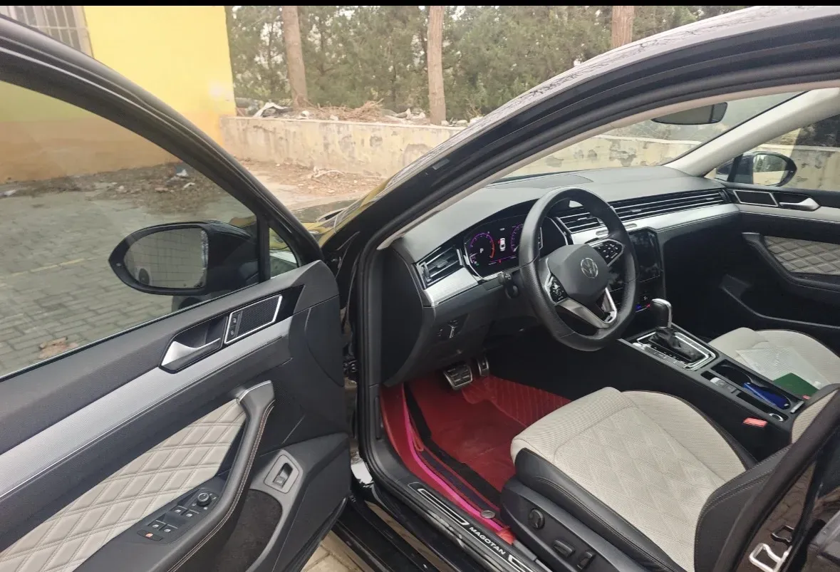 2024 Volkswagen Magotan 2.0T 186HP L4 7DCT,autocango,china used car exporter,china ev exporter,chinese used car exporter,chinese used ev exporter