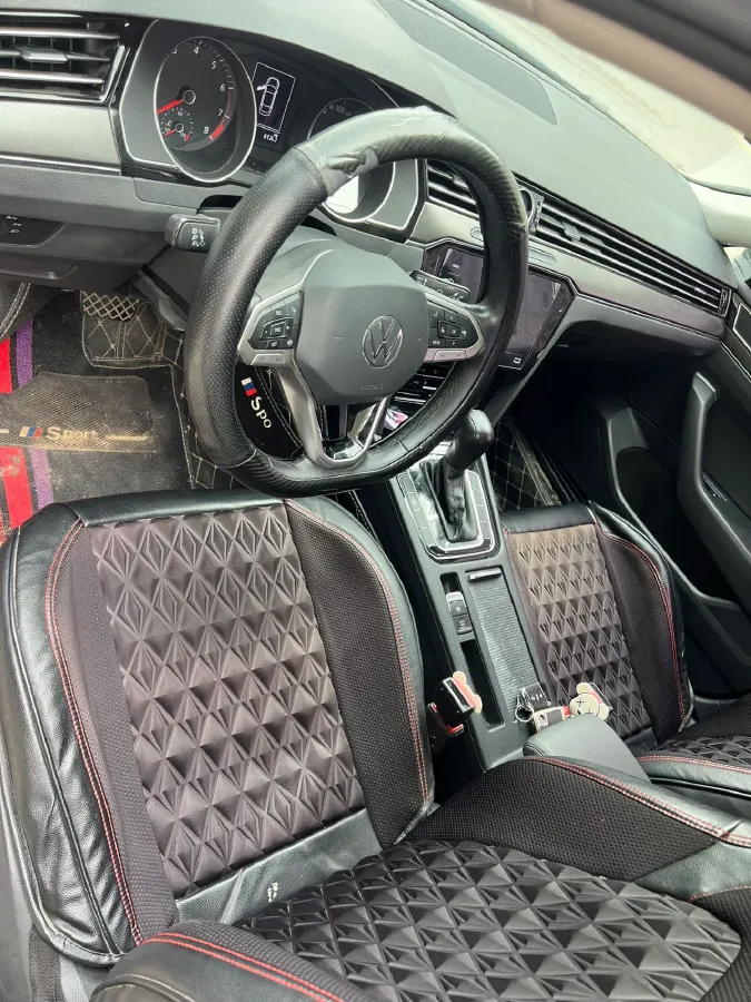 2020 Volkswagen Magotan 2.0T 186HP L4 7DCT,autocango,china used car exporter,china ev exporter,chinese used car exporter,chinese used ev exporter