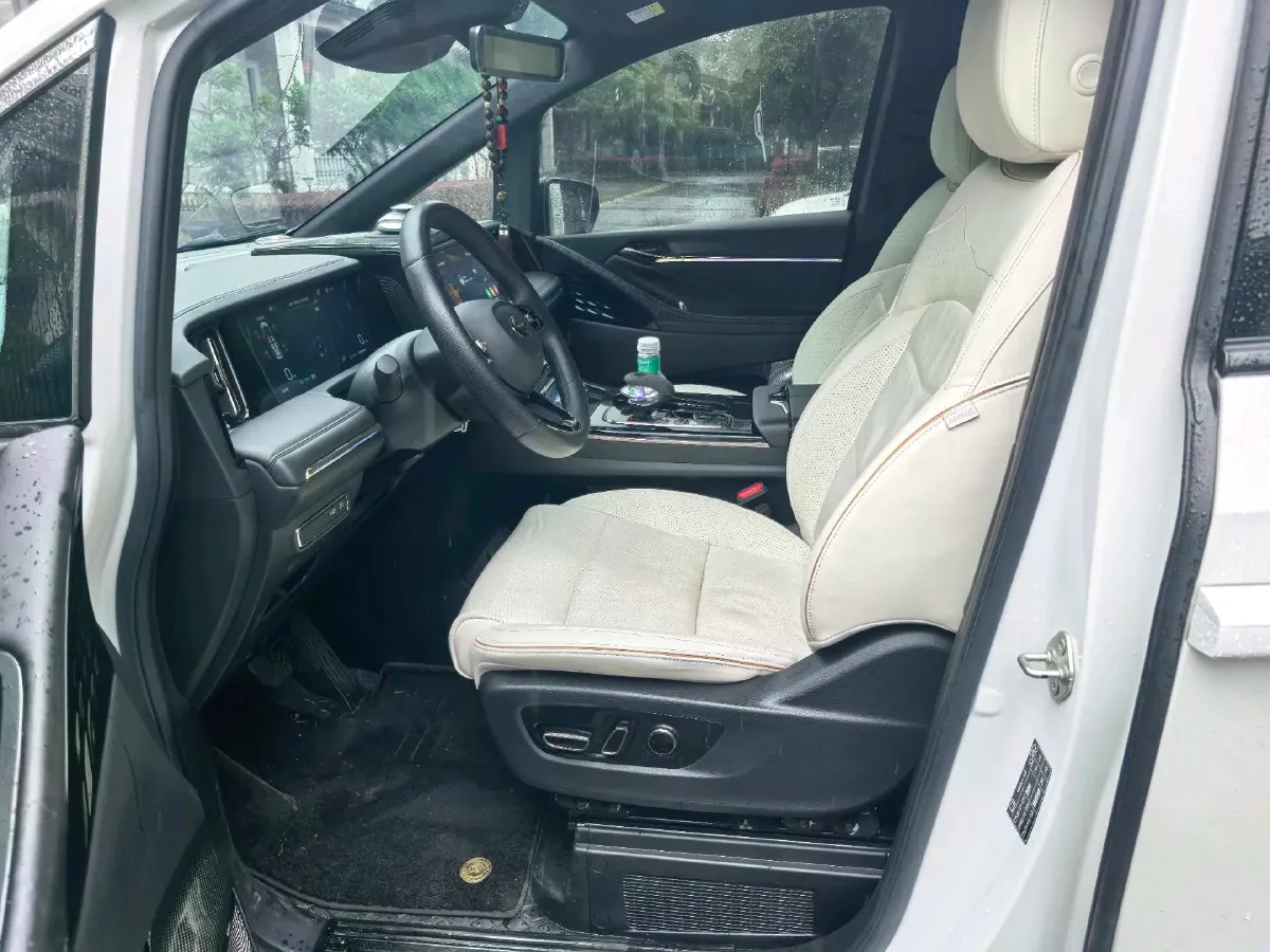 2023 GAC Trumpchi M8 2.0T 190HP L4 E-CVT Hybrid,autocango,china used car exporter,china ev exporter,chinese used car exporter,chinese used ev exporter