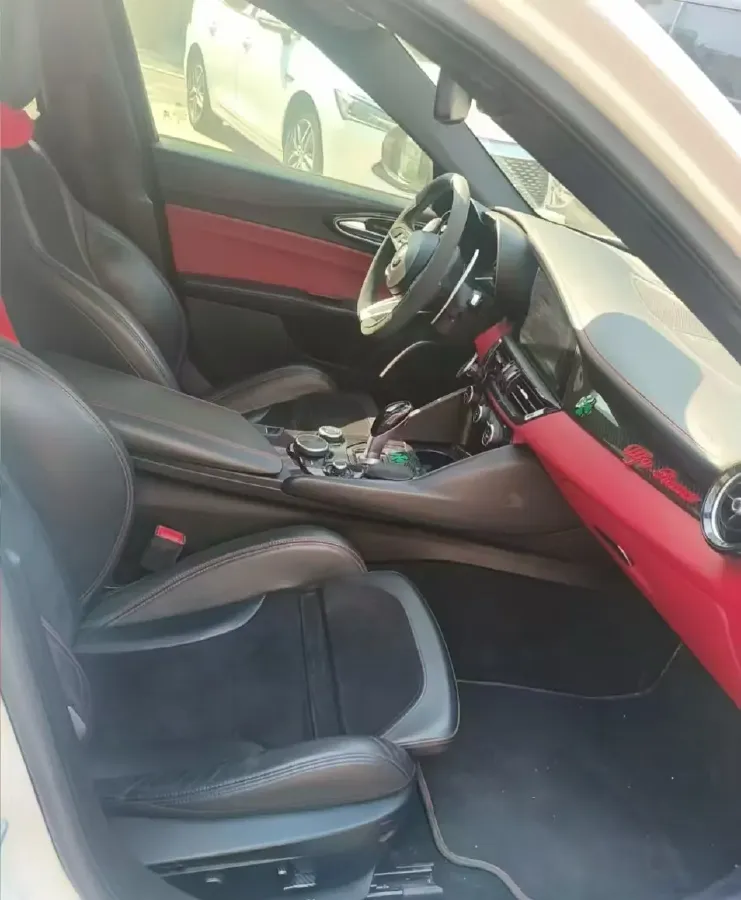 2017 Porsche Macan 3.6T 441HP V6 7DCT,autocango,china used car exporter,china ev exporter,chinese used car exporter,chinese used ev exporter