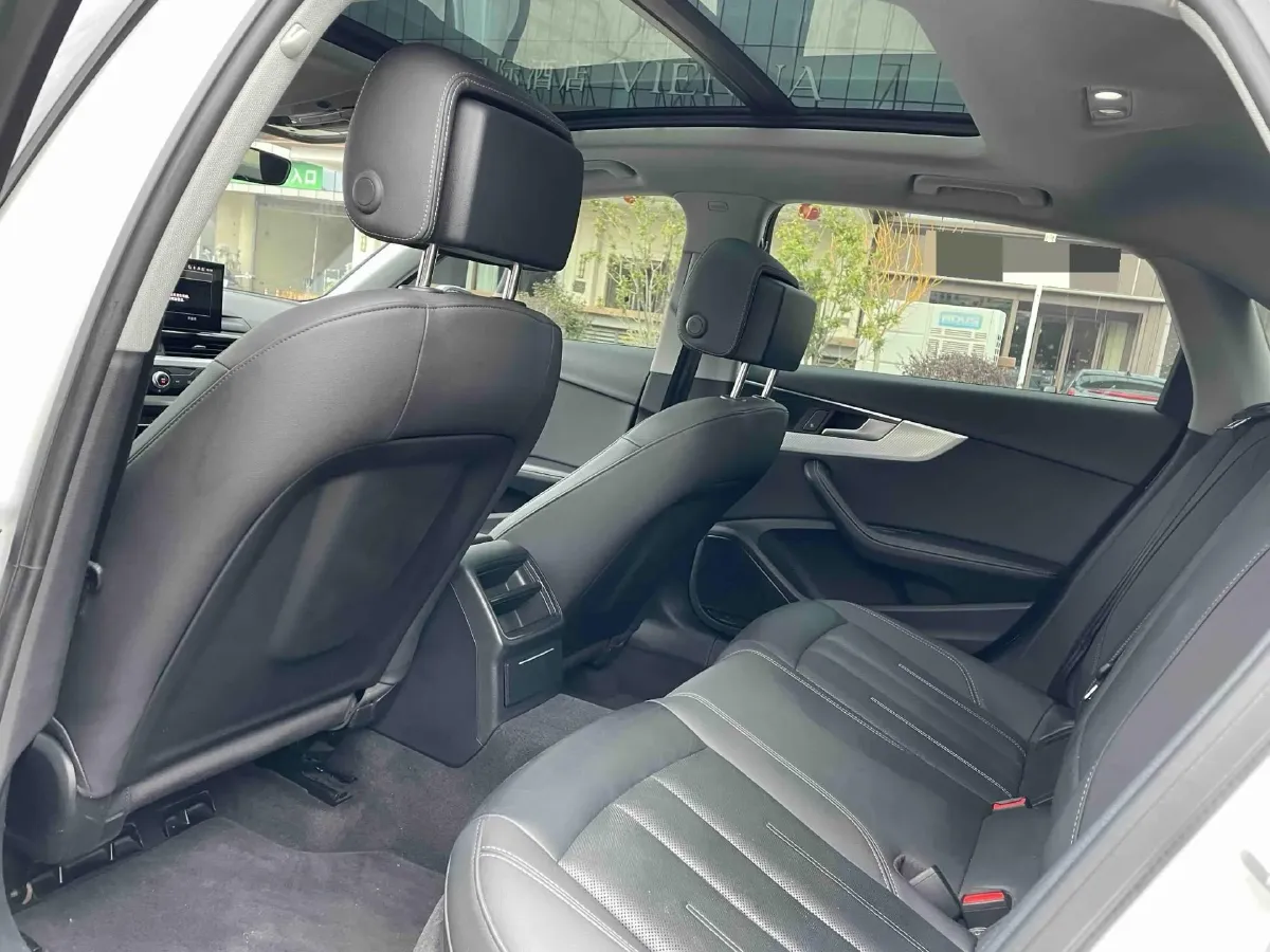 2020 Audi A4L 2.0T 190HP L4 7DCT,autocango,china used car exporter,china ev exporter,chinese used car exporter,chinese used ev exporter