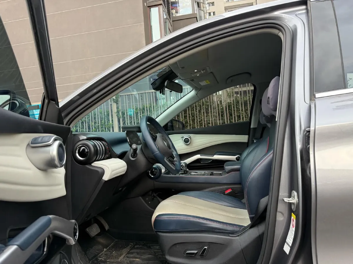 2022 Hycan Z03 BEV 64.23KWH,autocango,china used car exporter,china ev exporter,chinese used car exporter,chinese used ev exporter