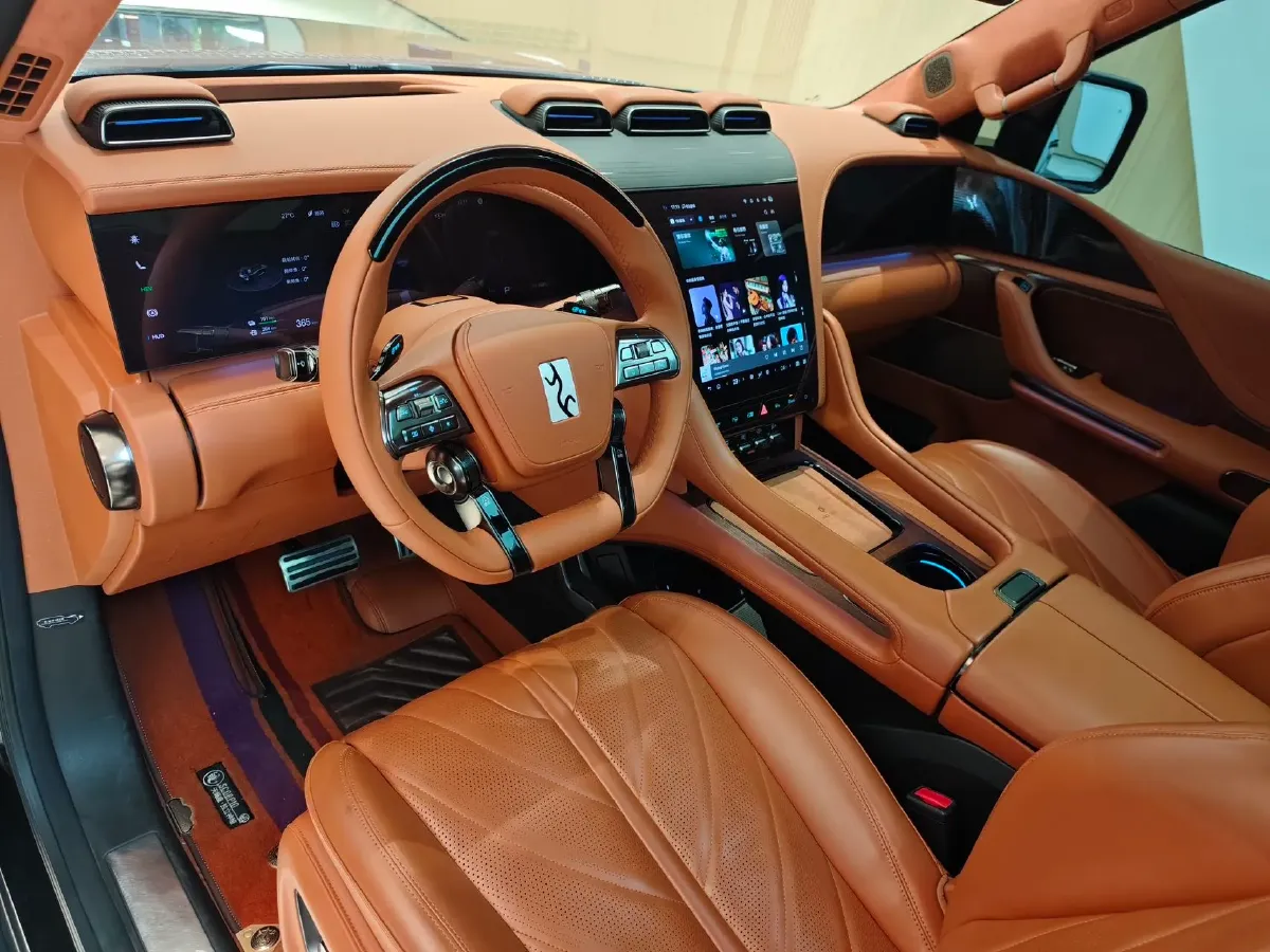 2023 YangWang U8 2.0T 272HP L4 REEV 49.05KWH,autocango,china used car exporter,china ev exporter,chinese used car exporter,chinese used ev exporter