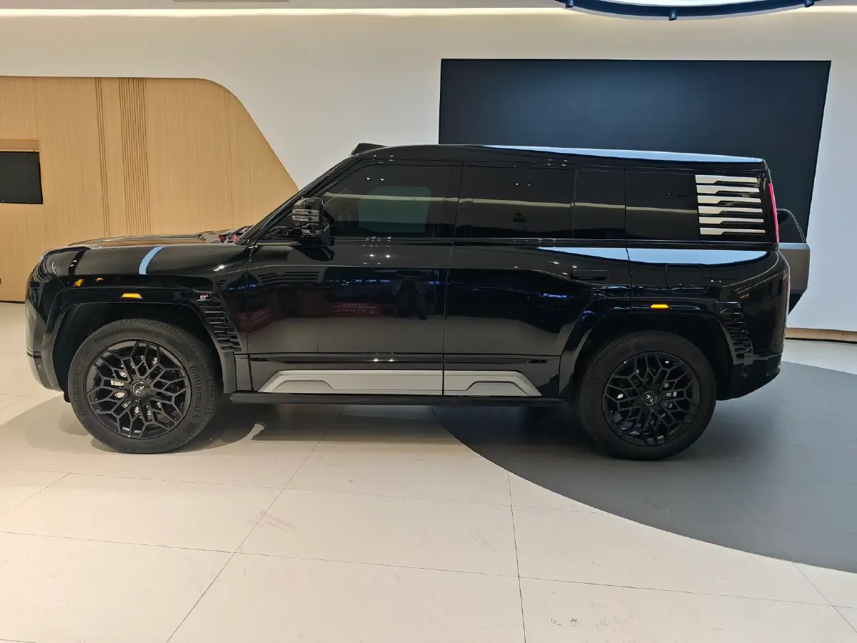 2023 YangWang U8 2.0T 272HP L4 REEV 49.05KWH,autocango,china used car exporter,china ev exporter,chinese used car exporter,chinese used ev exporter