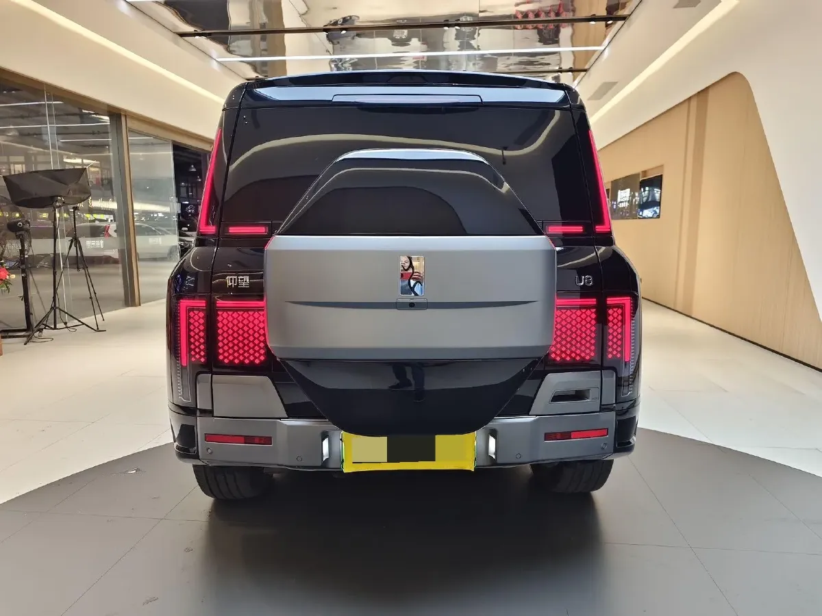 2023 YangWang U8 2.0T 272HP L4 REEV 49.05KWH,autocango,china used car exporter,china ev exporter,chinese used car exporter,chinese used ev exporter