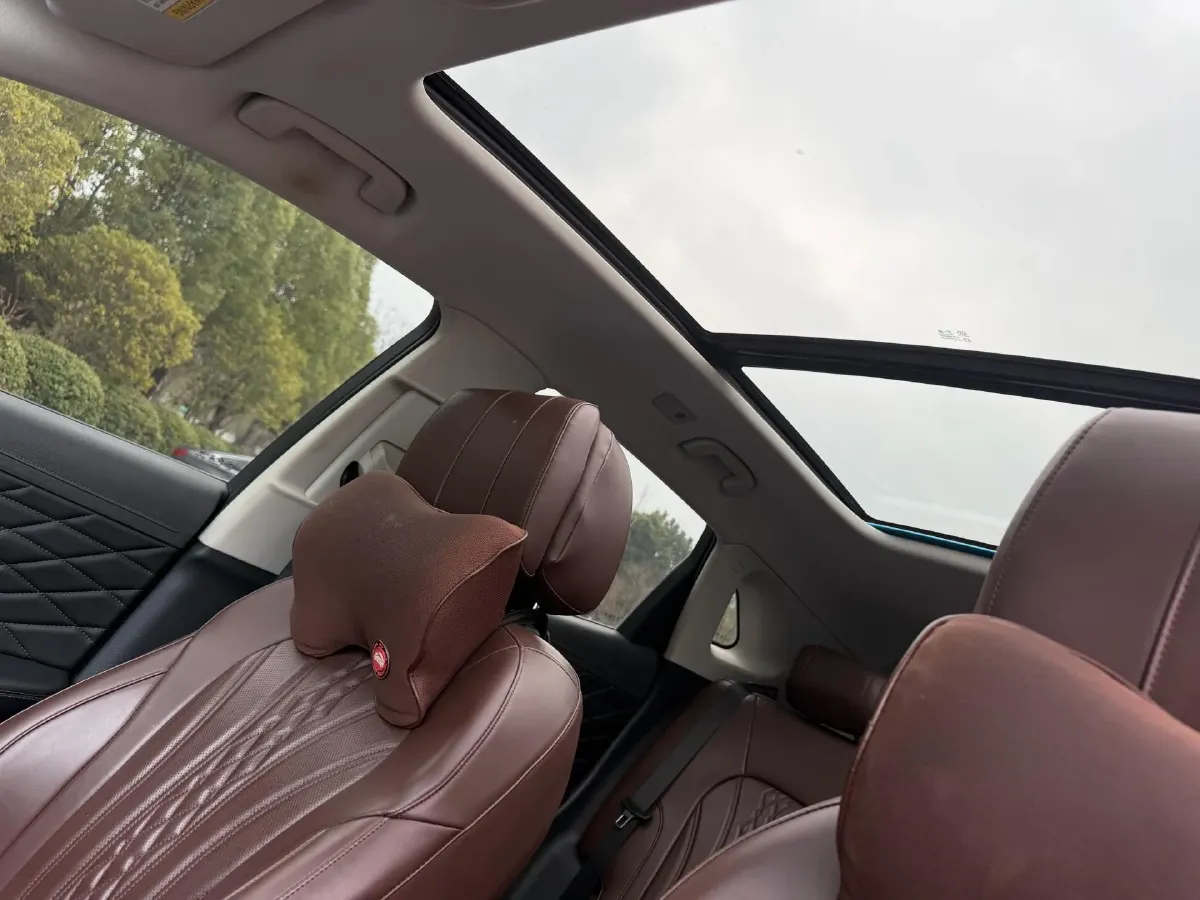 2022 HongQi HS5 2.0T 224HP L4 6AT,autocango,china used car exporter,china ev exporter,chinese used car exporter,chinese used ev exporter