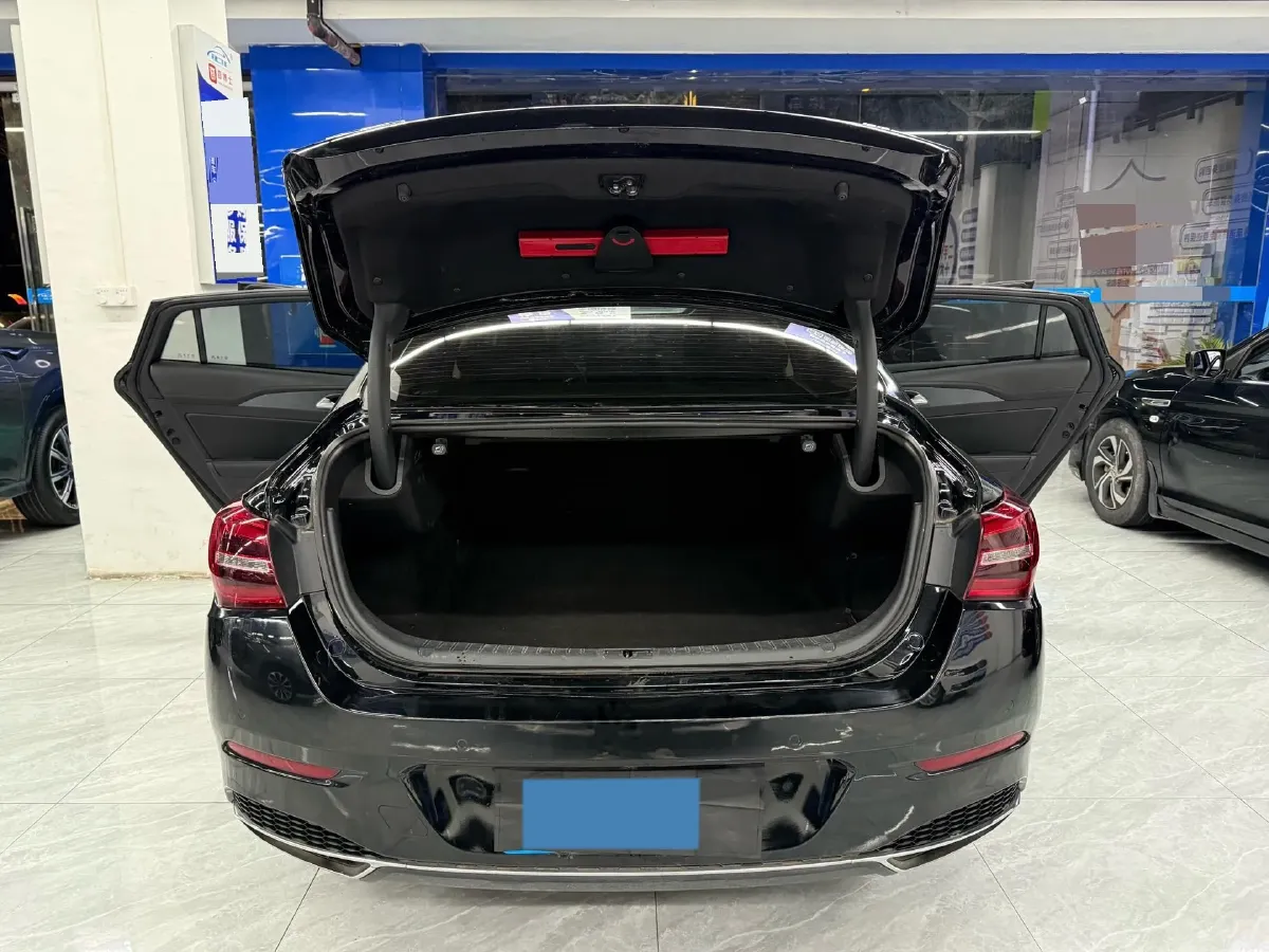 2022 HongQi H5 1.5T 169HP L4 7DCT,autocango,china used car exporter,china ev exporter,chinese used car exporter,chinese used ev exporter