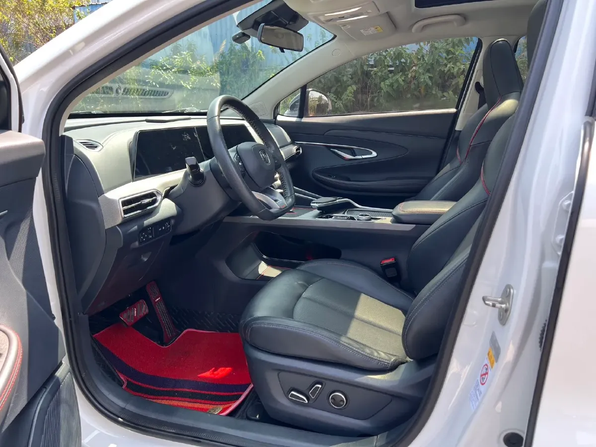 2020 ChangAn UNI-T 1.5T 180HP L4 7DCT,autocango,china used car exporter,china ev exporter,chinese used car exporter,chinese used ev exporter