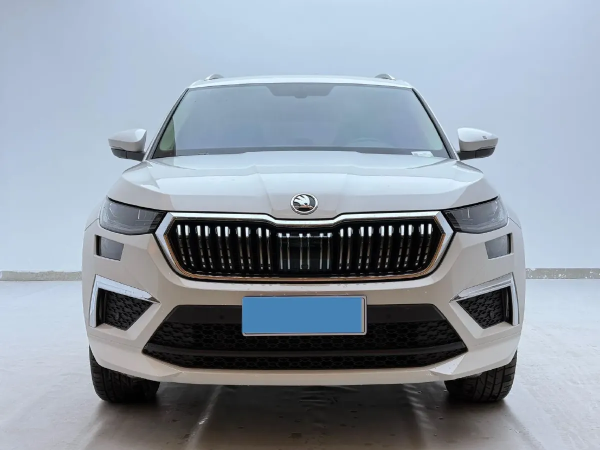 2022 Skoda Kodiak 2.0T 186HP L4 7DCT,autocango,china used car exporter,china ev exporter,chinese used car exporter,chinese used ev exporter