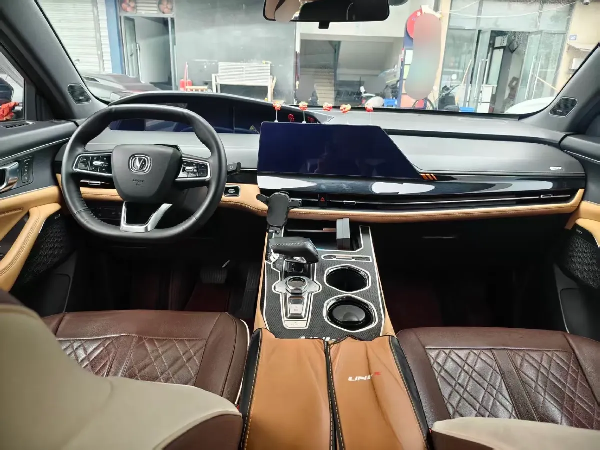 2021 ChangAn UNI-K 2.0T 233HP L4 8AT,autocango,china used car exporter,china ev exporter,chinese used car exporter,chinese used ev exporter