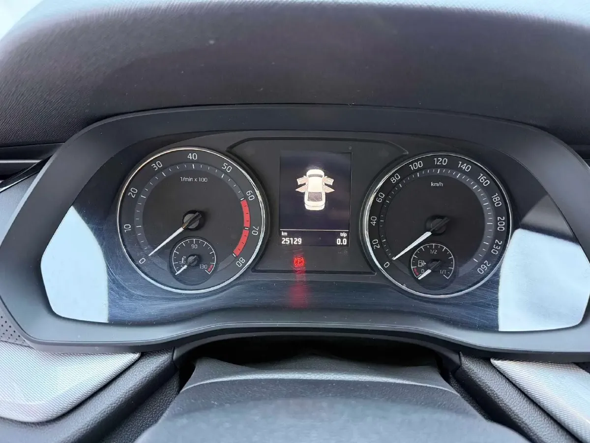 2021 Skoda Octavia 1.4T 150HP L4 7DCT,autocango,china used car exporter,china ev exporter,chinese used car exporter,chinese used ev exporter