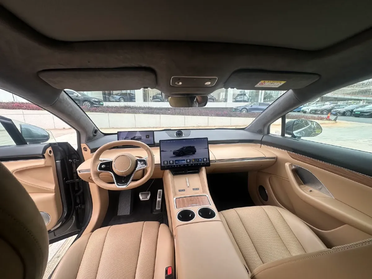 2025 Luxeed R7 REEV 156HP REEV,autocango,china used car exporter,china ev exporter,chinese used car exporter,chinese used ev exporter