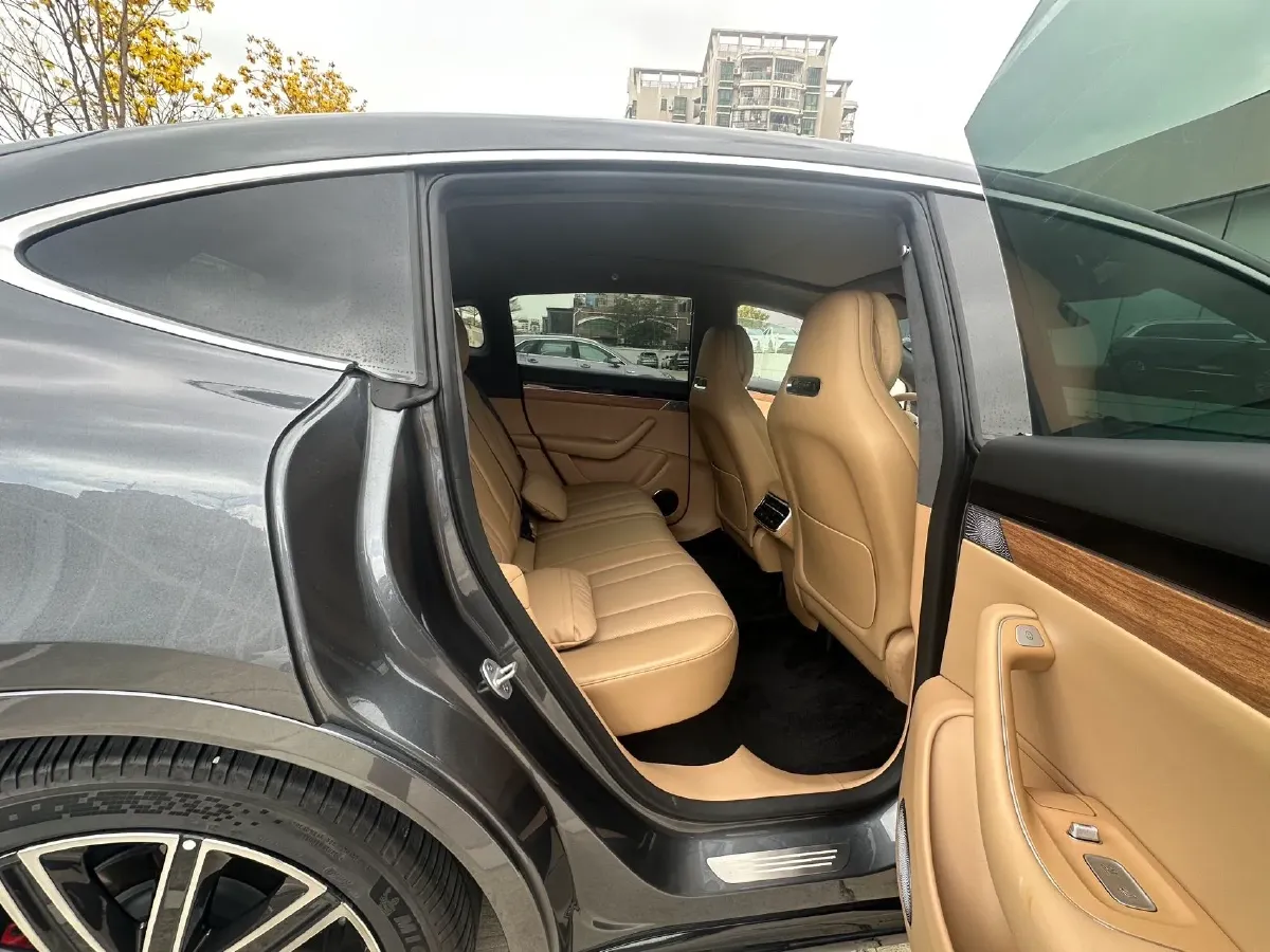 2025 Luxeed R7 REEV 156HP REEV,autocango,china used car exporter,china ev exporter,chinese used car exporter,chinese used ev exporter